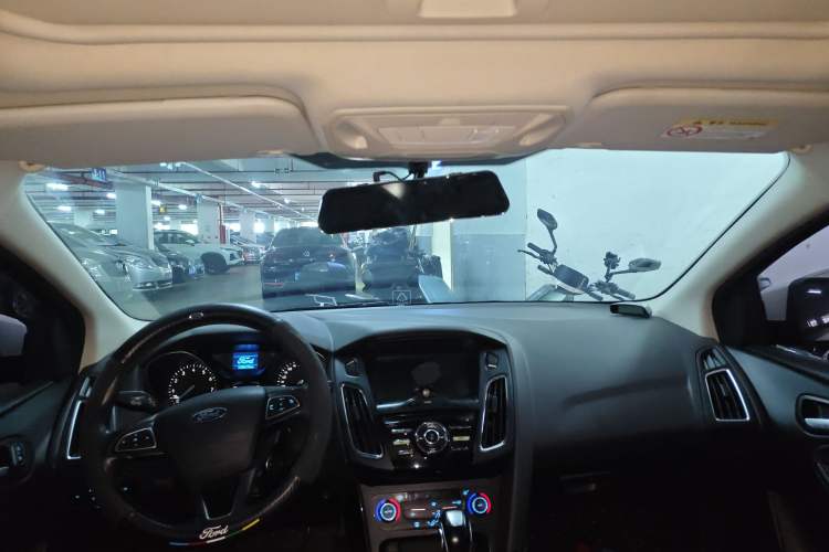 Used Ford Focus 2015 Sedan 1.6L Automatic Trend Model
