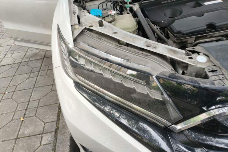 Used Honda UR-V 2020 370TURBO Two-Wheel Drive Luxury Edition Right Front Headlight