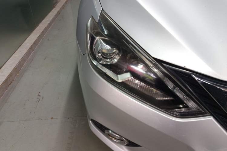 Used Nissan Sylphy 2016 1.6XV CVT Smart Enjoyment Version Right Front Headlight