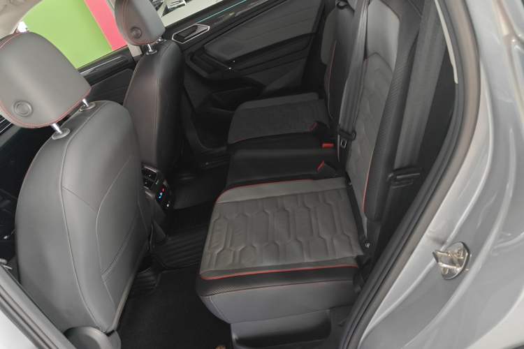 Used Volkswagen Tiguan L New Energy 2022 430 PHEV Plug-in Hybrid Flagship Edition Interior 4