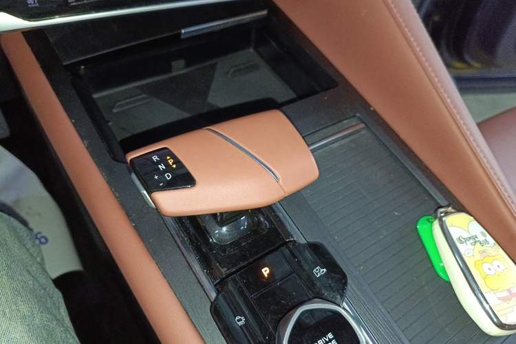 Used CHANGAN CS75 PLUS 2023 3rd Generation 1.5T Automatic Prestige Model Gear Lever