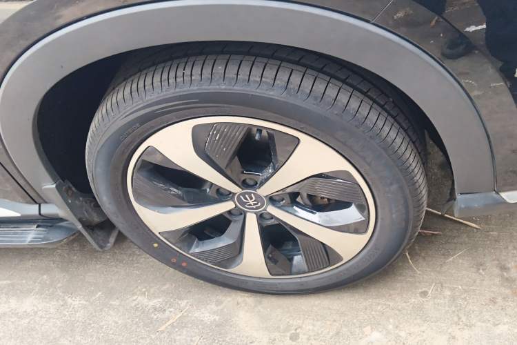 Used BYD Song PLUS New Energy 2021 DM-i 100KM Four-Wheel Drive Flagship PLUS Right Front Wheel Hub