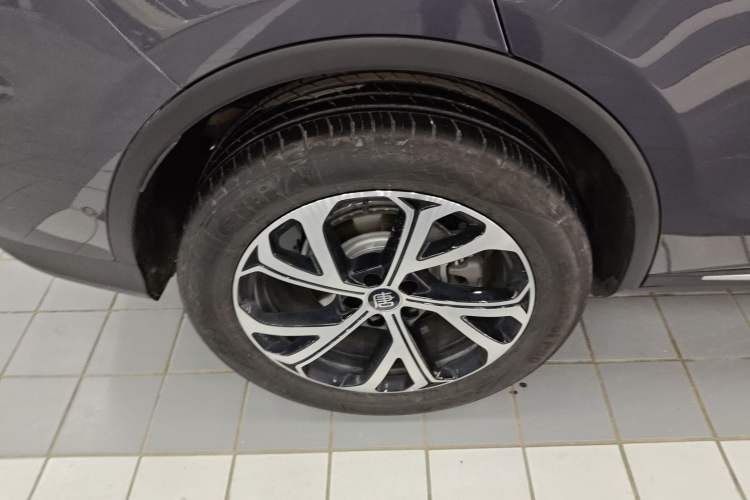 Used BYD Tang New Energy 2025 Intelligent Driving Version DM-i 115KM Flagship Edition Right Rear Wheel Hub