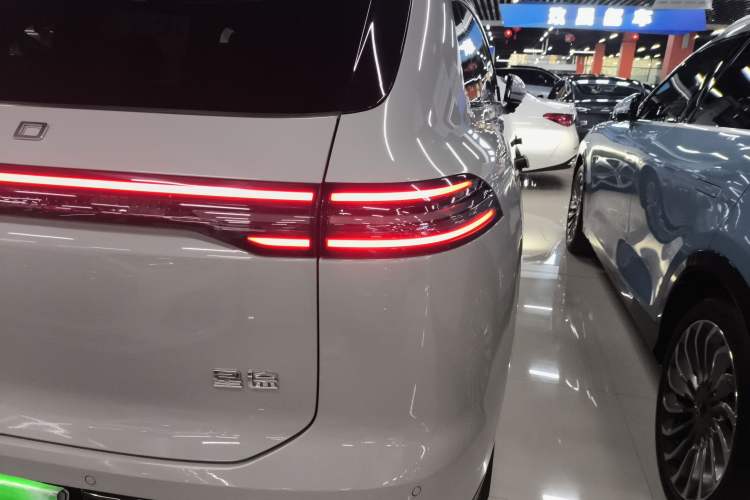 Used EXEED Star Era ET 2024 Extended-Range 240 Ultra All-Wheel Drive Exterior 6