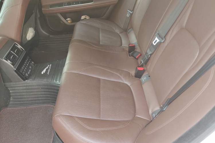 Used Jaguar XFL 2018 XFL 2.0T 250 PS Premium Edition
