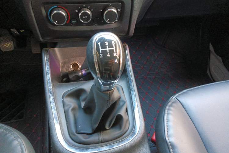 Used Jinbei Gold Hiace 2021 1.5L Passenger Vehicle Engineering Lion 7 Seats