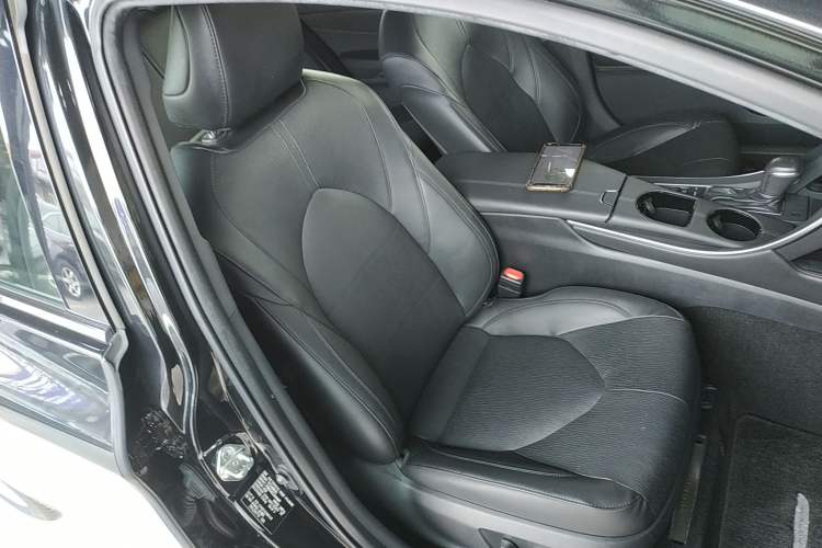 Used Toyota Avalon 2019 Dual-Engine 2.5L Luxury Edition China VI Standard Right Front Seat