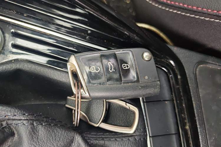 Used Volkswagen Tayron 2019 Teramont Edition 280TSI Two-Wheel Drive Luxury Model China VI Standard Vehicle Key