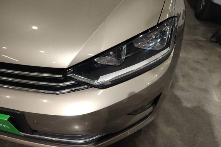 Used Volkswagen Golf Sportsvan 2016 230TSI Automatic Trend Edition Left Front Headlight