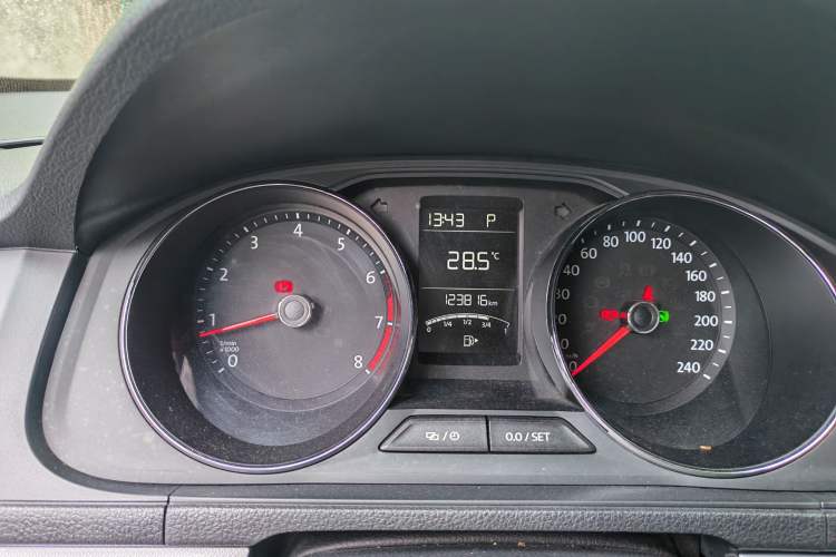 Used Volkswagen Lavida 2017 230TSI DSG Comfort Edition Odometer Close Up