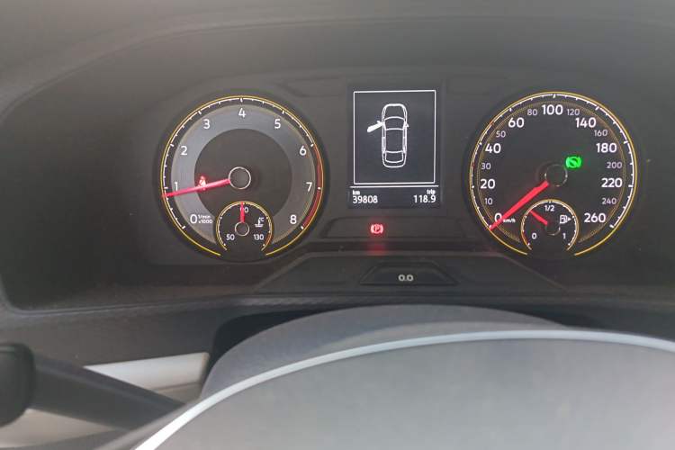 Used Volkswagen Lavida 2021 1.5L Automatic Fashion Edition Odometer Close Up