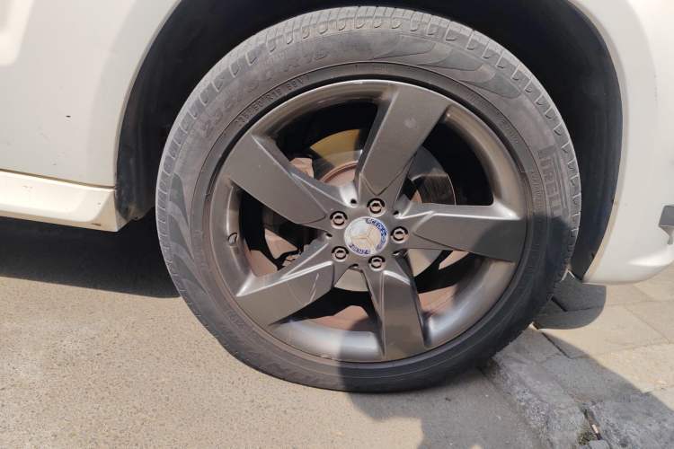 Used Mercedes-Benz GLK-Class 2013 GLK 300 4MATIC Dynamic Sunroof Model Right Front Wheel Hub