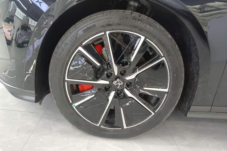 Used BYD Han L 2025 DM-i 200km LiDAR Flagship Model Left Front Wheel Hub