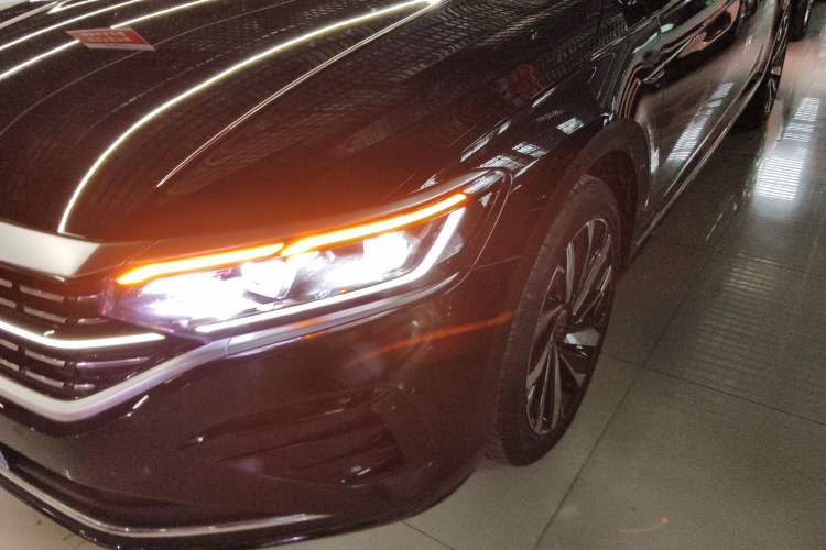 Used Volkswagen Passat 2024 380TSI Luxury Edition Left Front Headlight