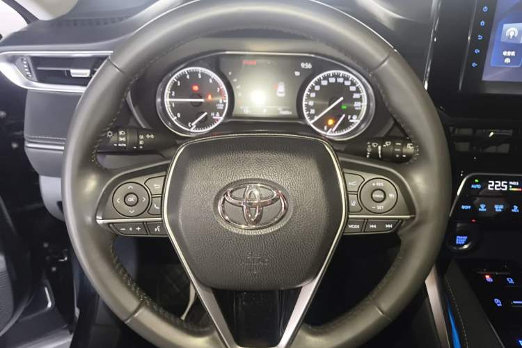 Used Toyota Harrier 2022 2.0L CVT Two-Wheel Drive Luxury Edition
