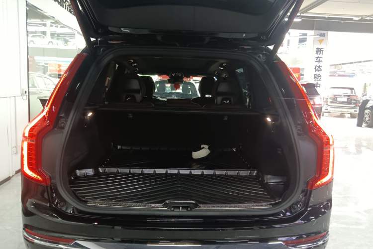 Used Volvo XC90 2024 B5 SmartDrive Luxury Edition 5 Seats