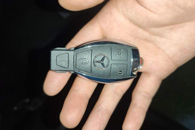 Used Mercedes-Benz V-Class 2017 V 260 Prestige Edition Vehicle Key