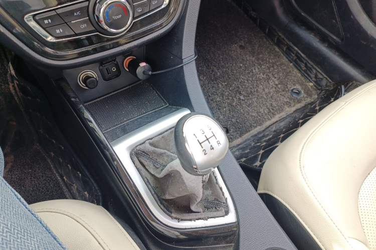 Used CHANGAN Alsvin V7 2016 1.6L Manual Enjoyment Model China V Standard