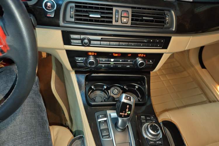 Used BMW 5 Series 2013 525Li Leading Model Audio And AC Panel