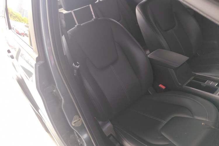 Used Chery Tiggo 3X 2021 PLUS 1.5L CVT Thrilling Red Date Edition