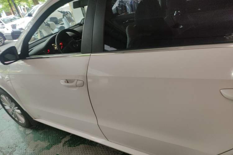 Used Volkswagen Gran Lavida 2013 1.6L Manual Comfort Model