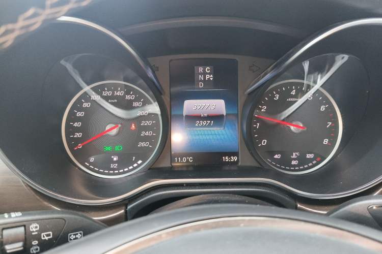 Used Mercedes-Benz V-Class 2022 V 260 Avantgarde Edition Instrument Cluster