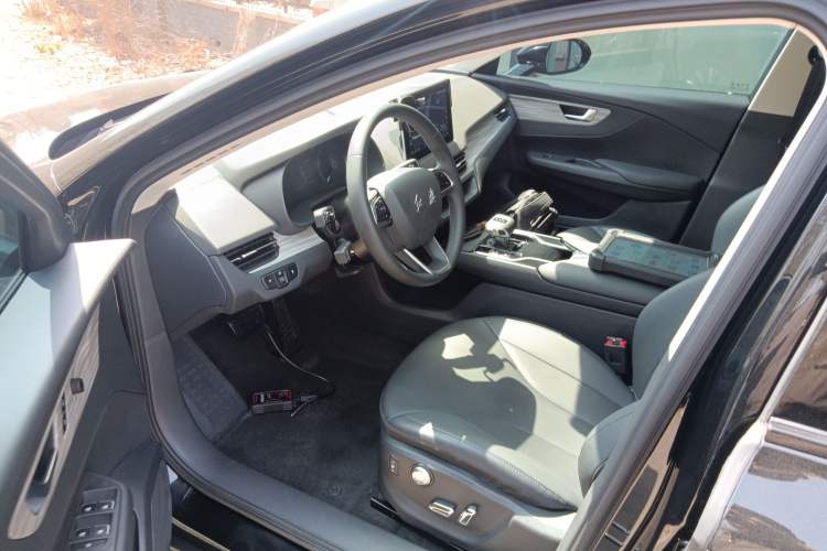 Used Hongqi E-QM5 2024 610 km PLUS Left Front Seat