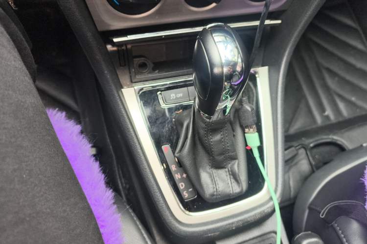 Used Volkswagen Lavida 2013 1.6L Automatic Comfort Edition
