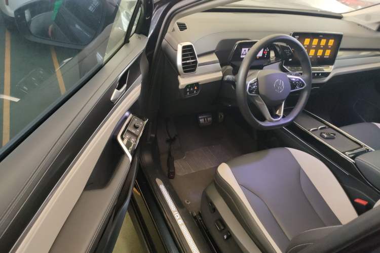 Used Volkswagen ID.6 CROZZ 2022 Standard Range PURE Edition Driver Seat