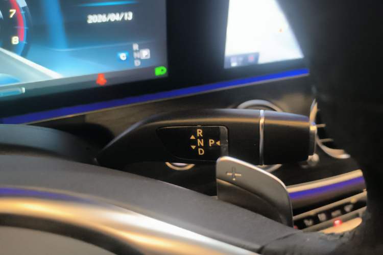 Used Mercedes-Benz E-Class 2016 E 300 L Sporty and Stylish Model Gear Lever