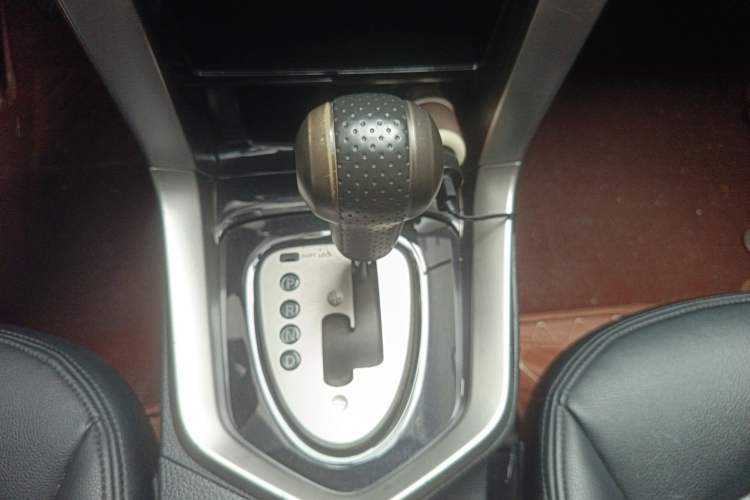 Used Venucia T70 2016 2.0L CVT Smart Choice Edition
