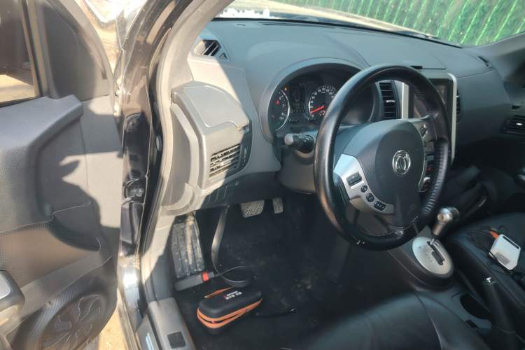 Used Dongfeng Fengdu MX6 2015 2.0L CVT Two-Wheel Drive Dream Edition