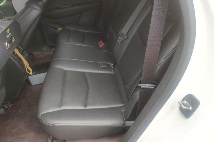 Used Cadillac XT5 2021 2.0T Two-Wheel Drive Luxury Version Left Rear Seat