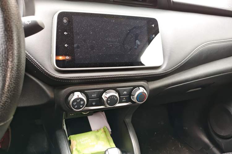 Used Nissan Kicks 2019 1.5L CVT Smart Connect Luxury Edition
