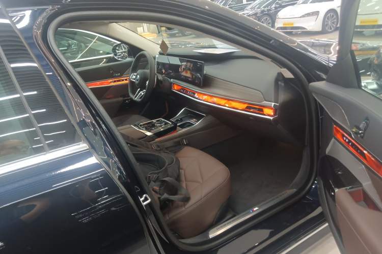 Used BMW 7 Series 2023 735Li M Sport Package
