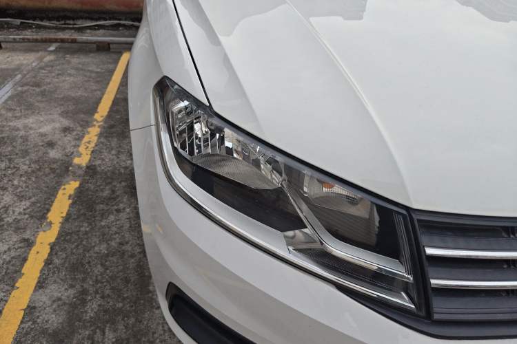 Used Volkswagen Santana 2021 1.5L Automatic Fashion Edition Right Front Headlight