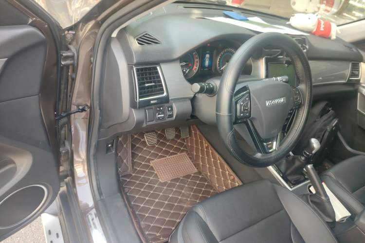 Used Haval H2 2017 Red-Label 1.5T Manual Two-Wheel-Drive Elite Model