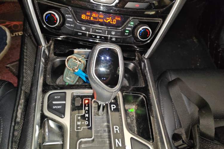 Used Geely Auto Emgrand GT 2016 1.8T Zunya Model Gear Lever