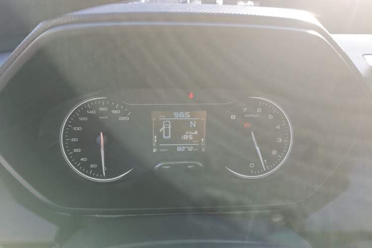 Used Wuling Alvez 2022 1.5L Manual Free-Style Model
