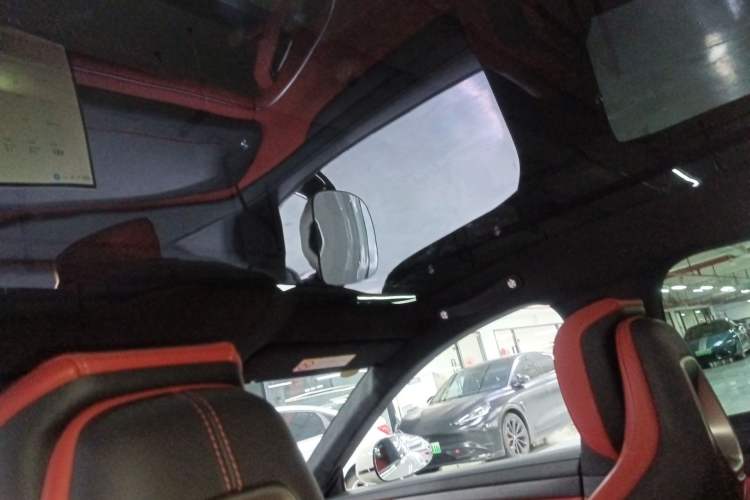 Used Xiaomi Auto SU7 2024 Four-Wheel Drive Ultra-Long Range Advanced Intelligent Driving Max Edition Headliner