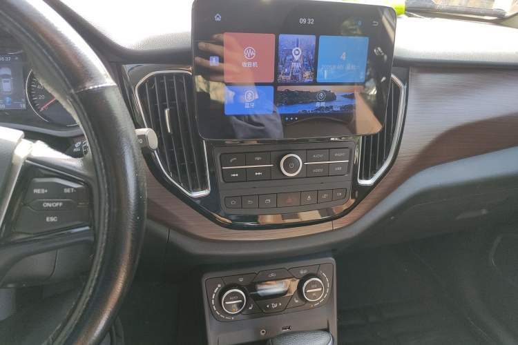 Used FAW Senya R7 2018 R7C 1.6L Automatic Smart Edition