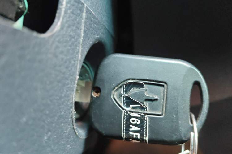 Used Jinbei Hiace X30 2021 1.5L Wealthy Van China VI Standard SWC15M
