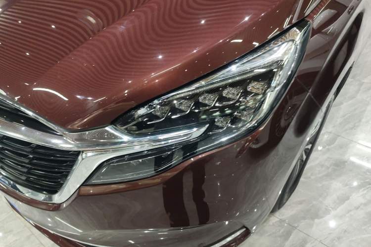 Used Buick GL8 2022 ES Landtrek 653T Luxury Edition