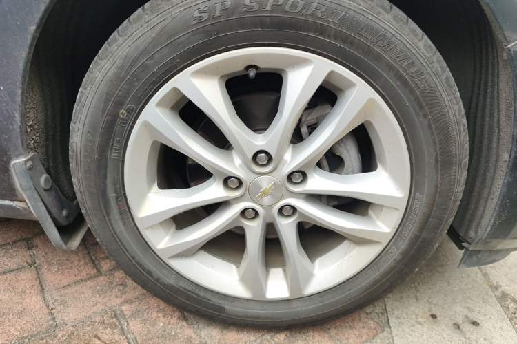 Used Chevrolet Malibu XL 2017 1.5T Automatic Ruichi Edition Right Front Wheel Hub