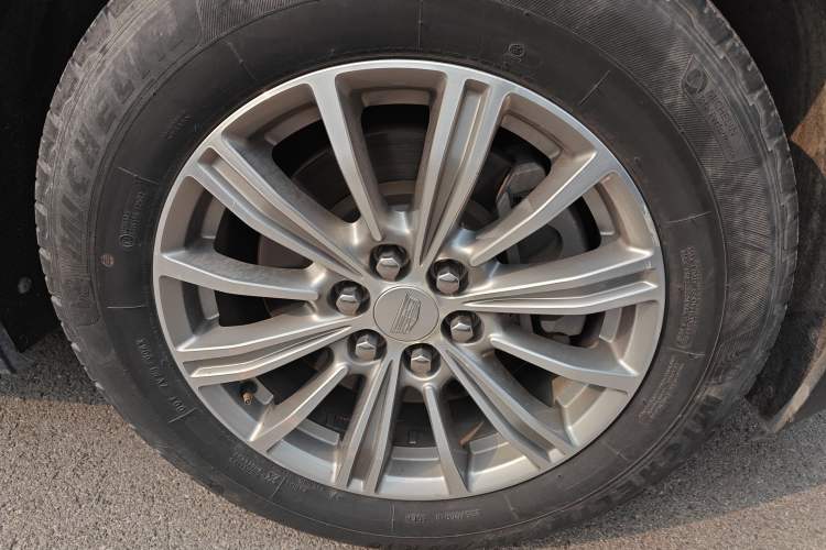 Used Cadillac XT5 2018 25T Luxury Model
