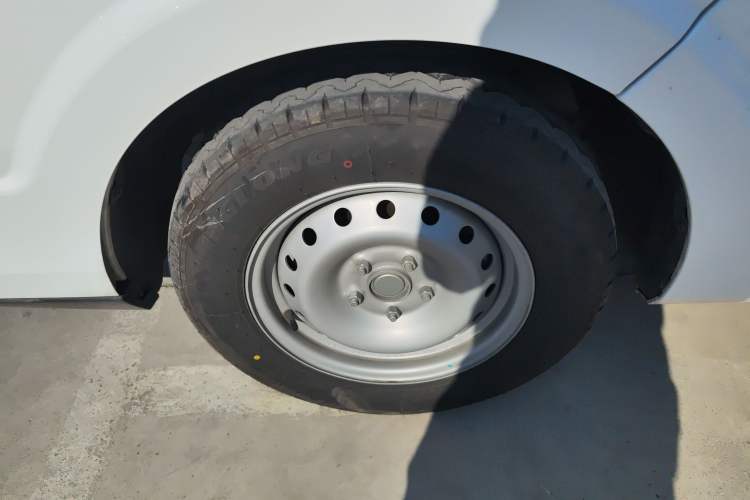 Used SRM New Energy E3 2025 Fudi 310KM Practical Passenger Vehicle
