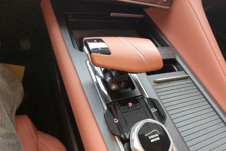 Used CHANGAN CS75 PLUS 2023 3rd Generation 1.5T Automatic Prestige Model Gear Lever