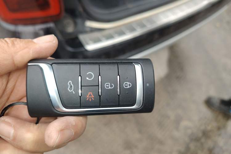 Used GAC Trumpchi GS8 2017 320T Two-Wheel Drive Luxury Smart Connectivity Version (7 Seats)
