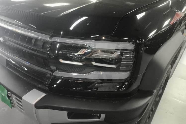 Used Formula Leopard 5 2023 Navigator Edition
