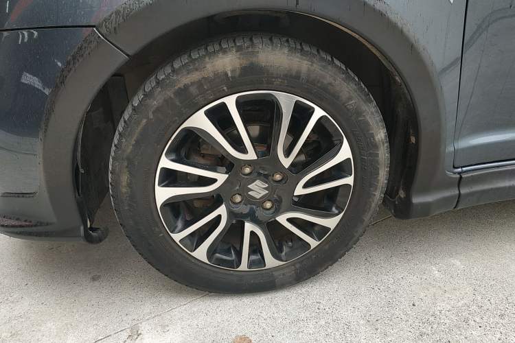 Used Suzuki Swift 2016 1.5L Automatic Fashionable Coolplay Edition
